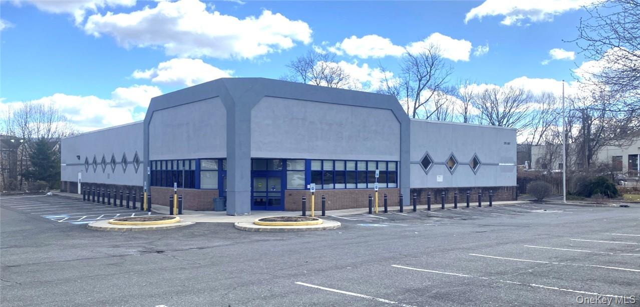 393 Windsor Highway