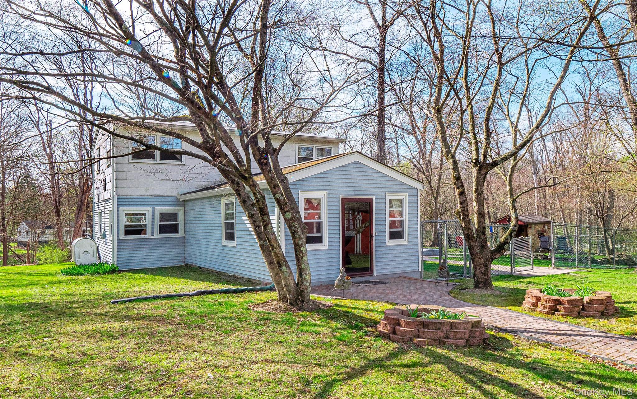 1543 Route 208