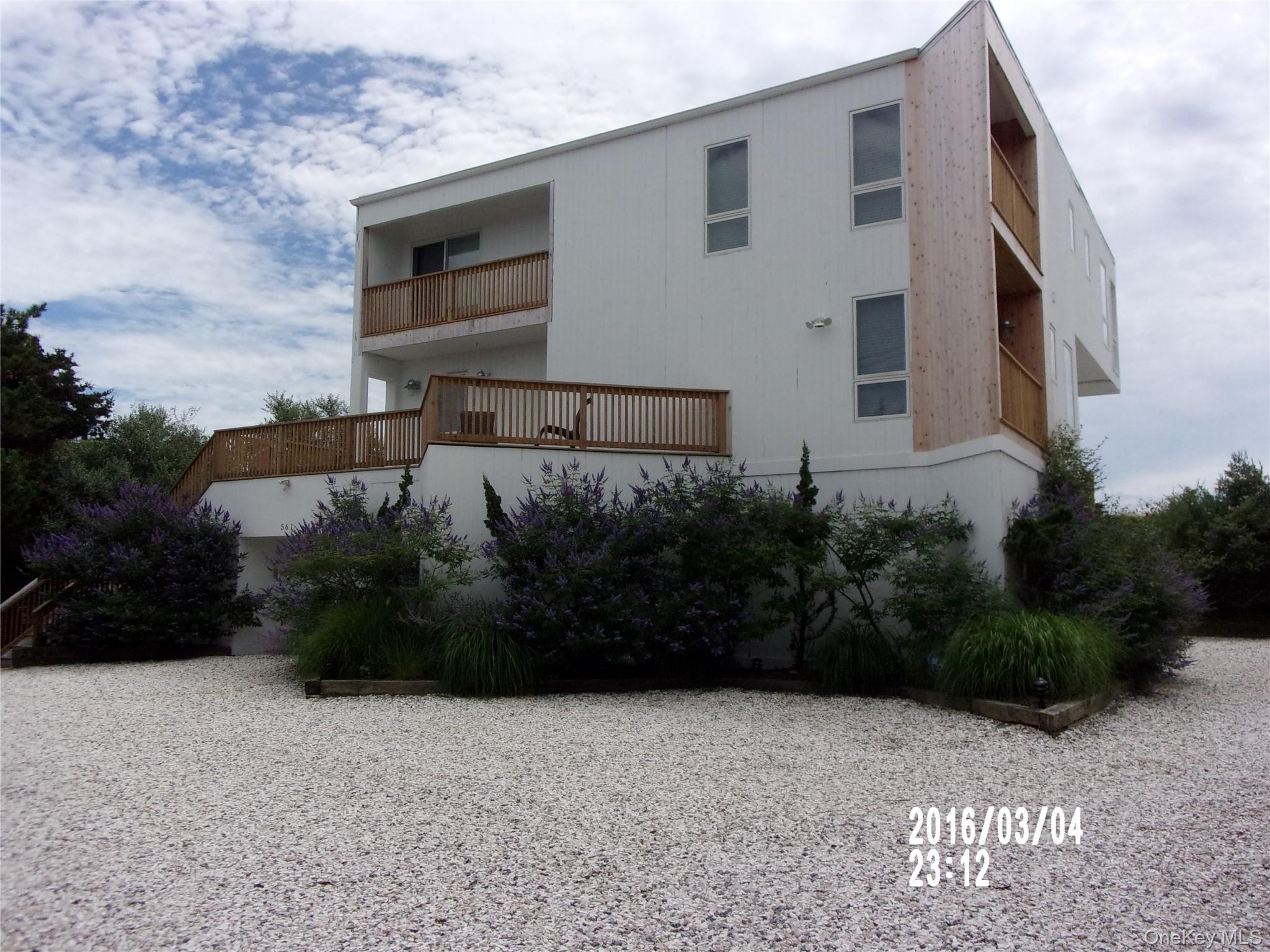 561 Dune Road