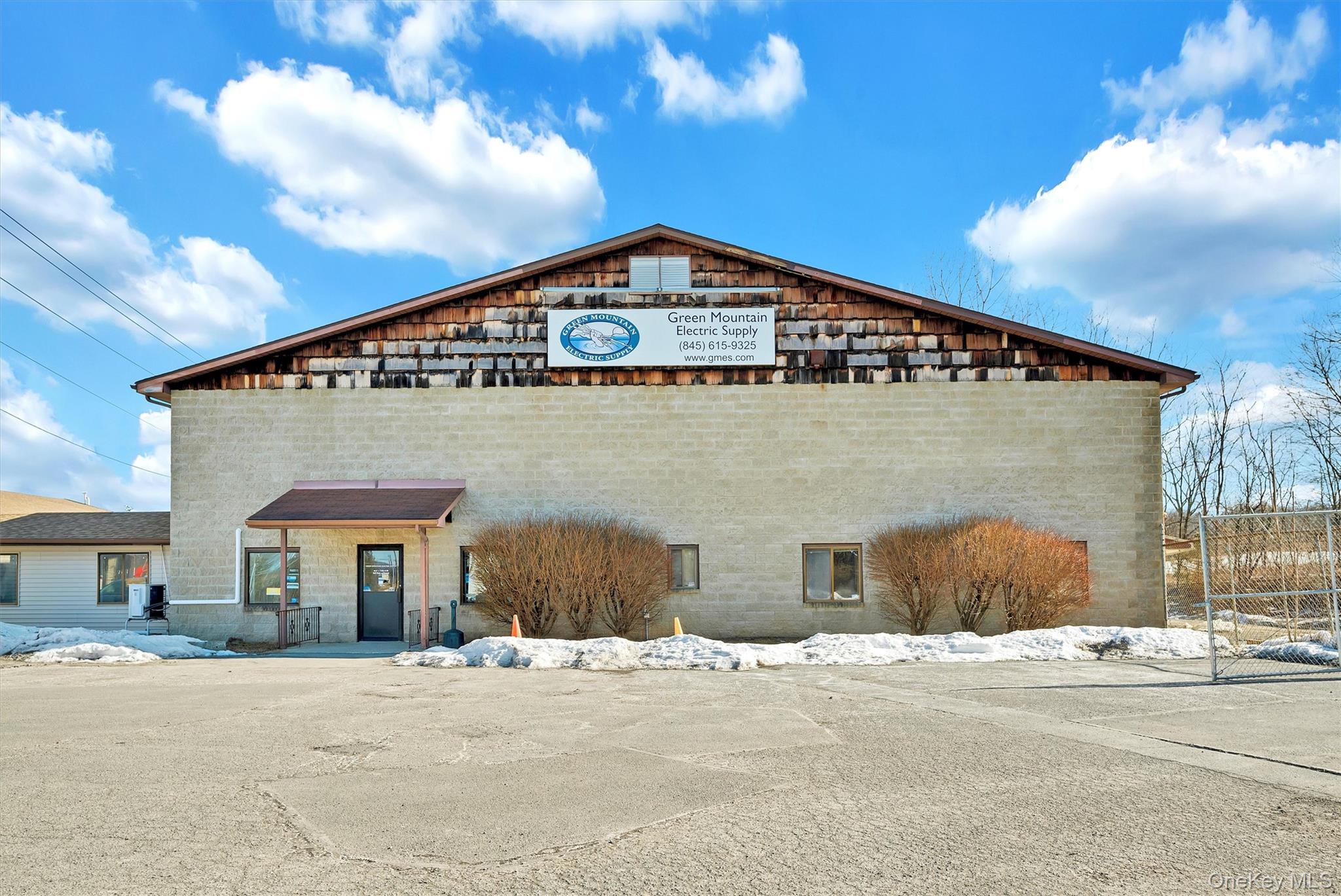 2681 Route 17M - Building 2
