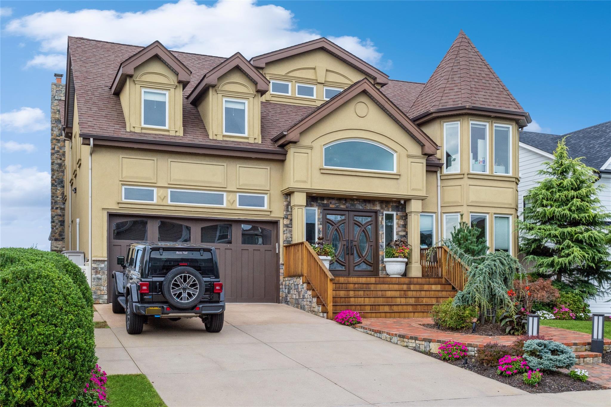 319 Harbor Drive