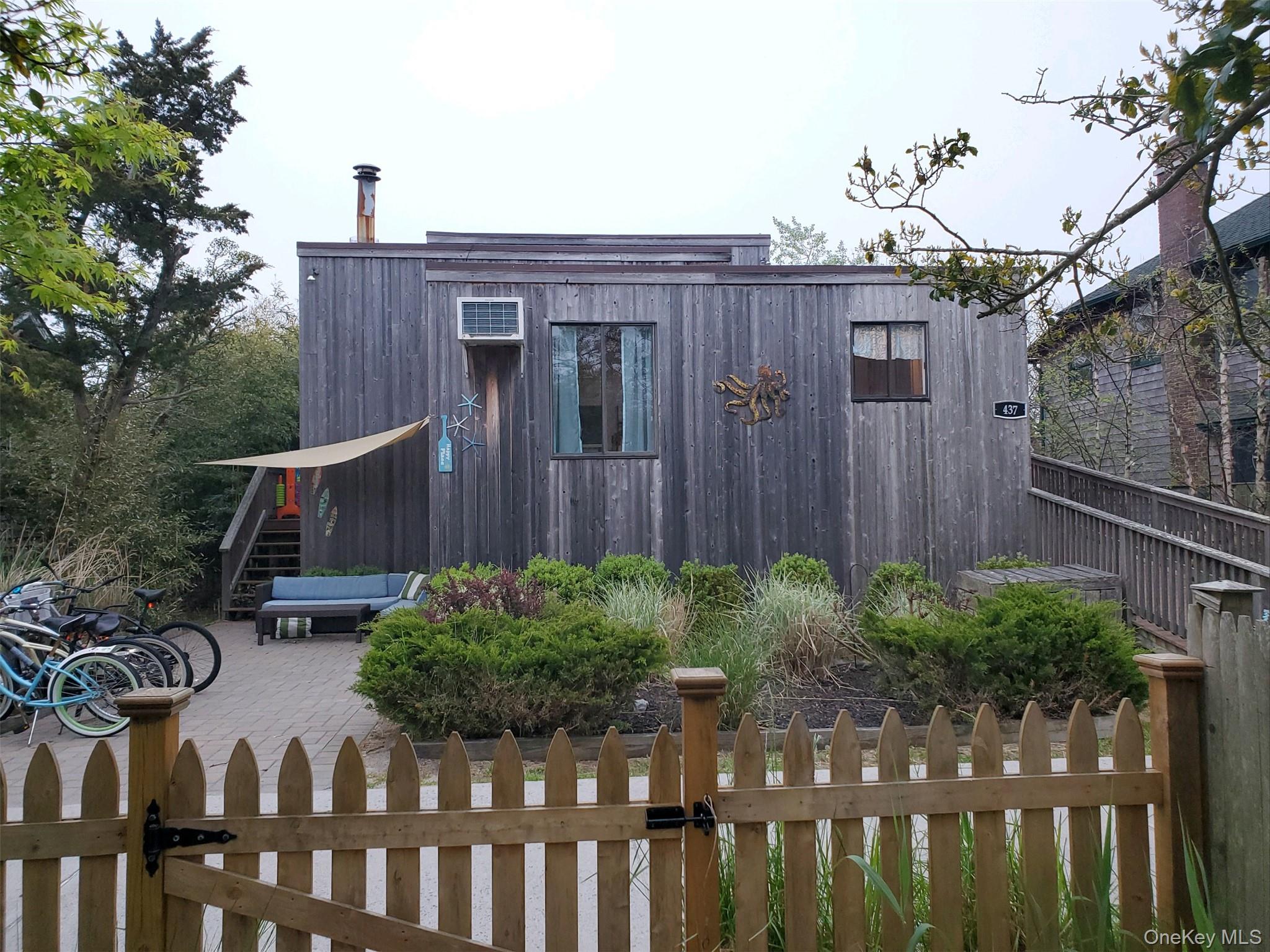 437 Dehnhoff Walk