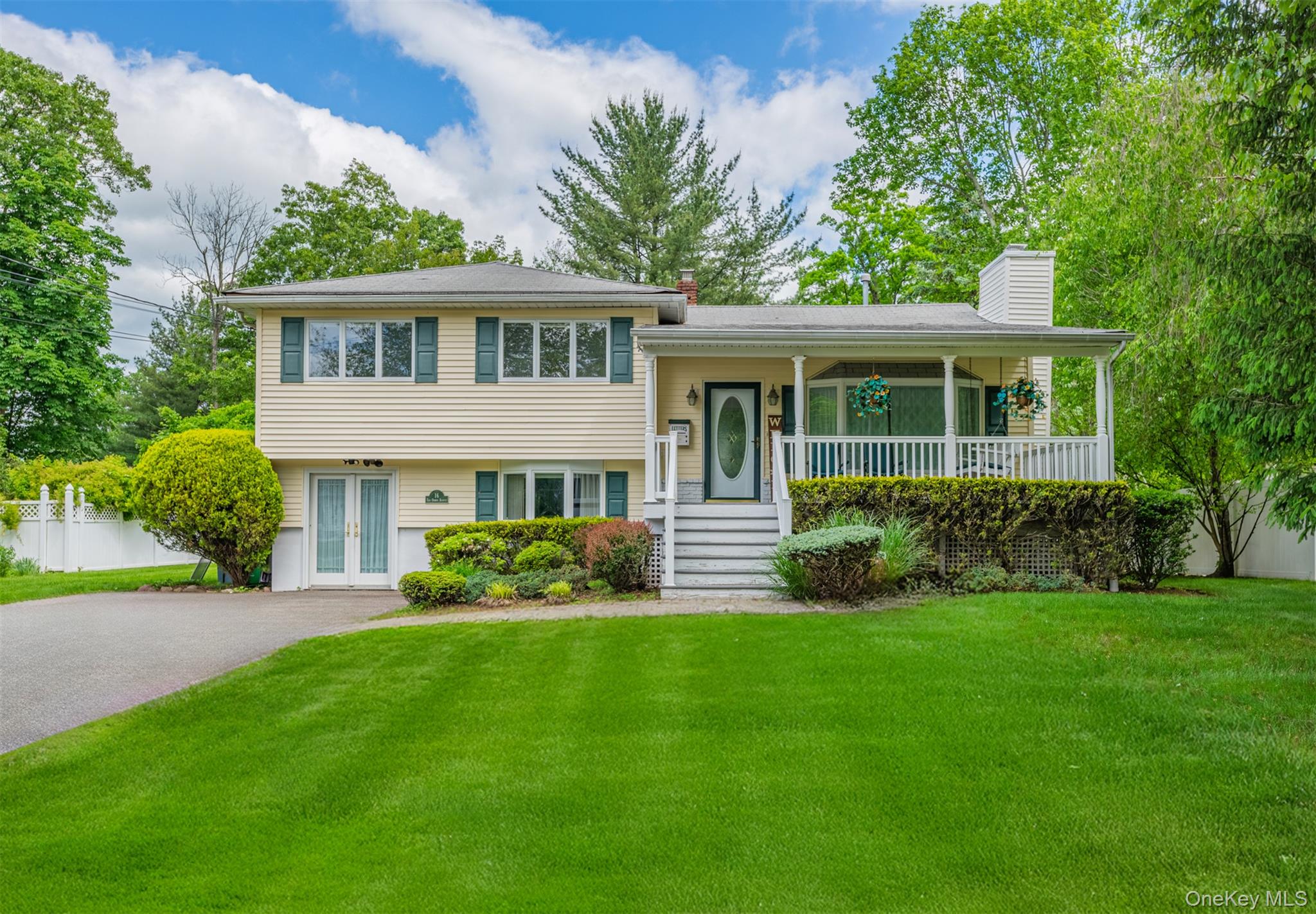 16 Van Orden Avenue