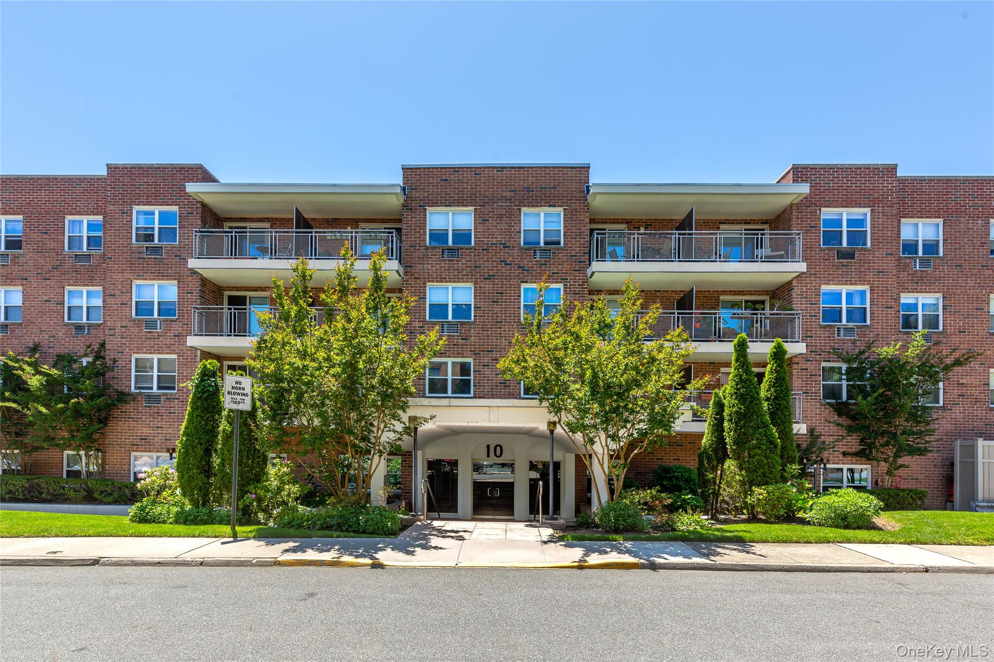10 Ipswich Avenue