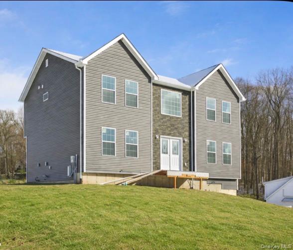 10 Vargas (AKA 70 Jessup Ln) Circle