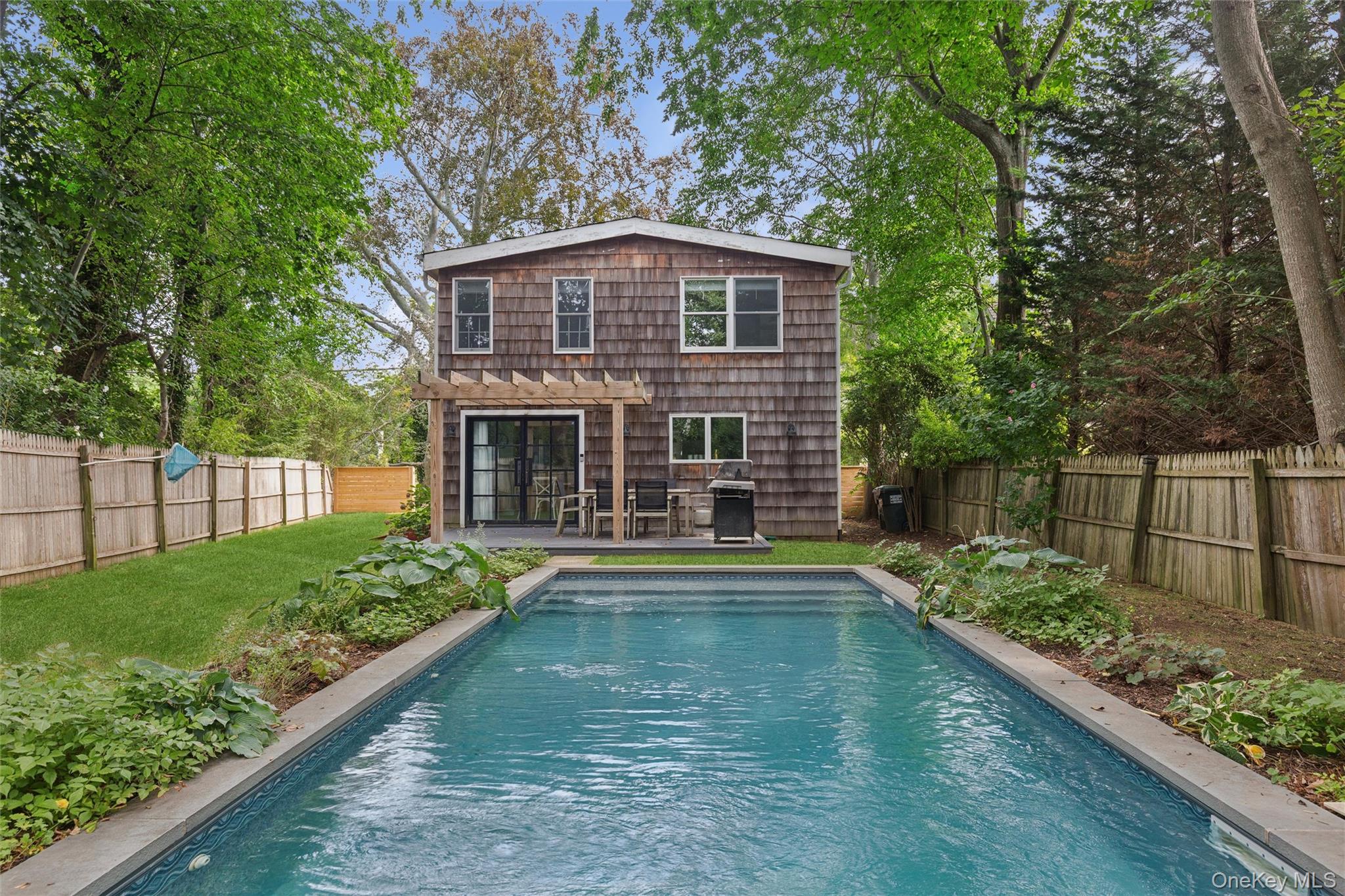 212 LUMBER LN