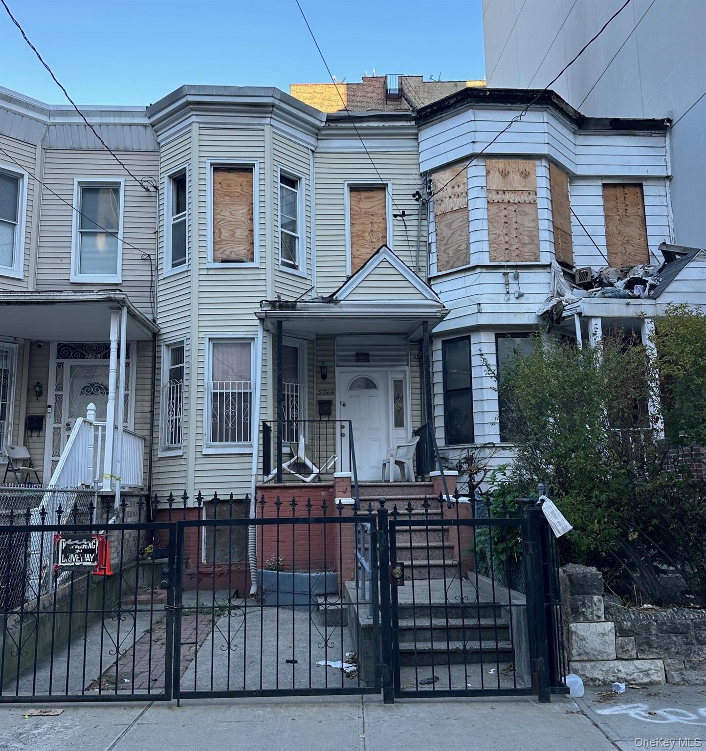 2765 Creston Avenue