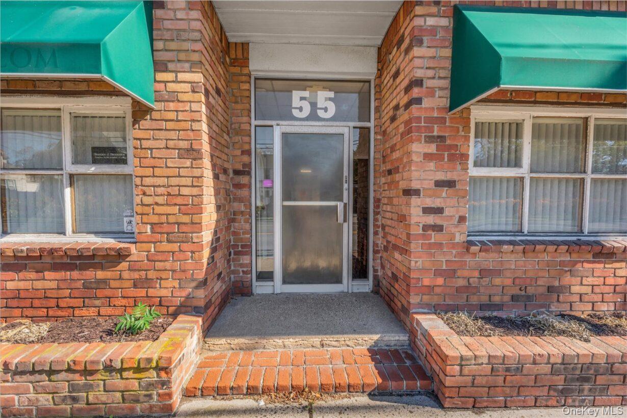 55 Carleton Avenue
