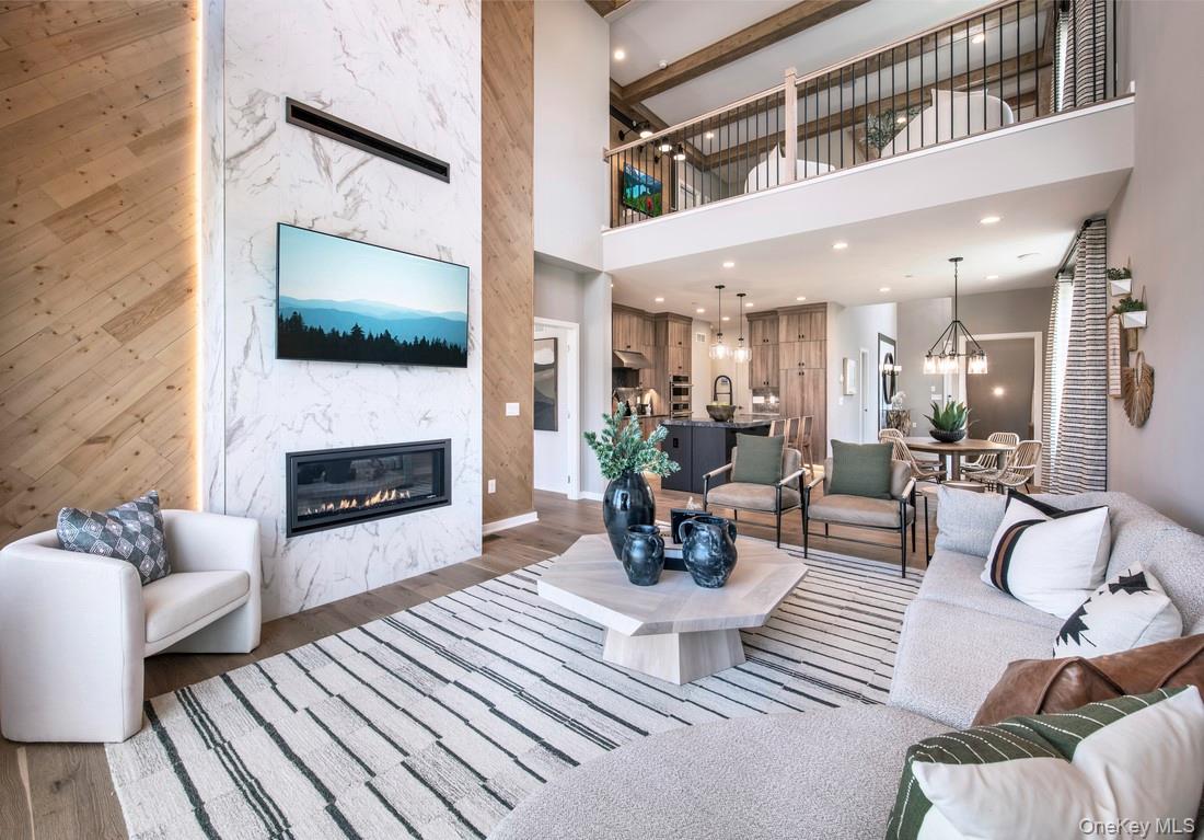 2086 Summit Loop