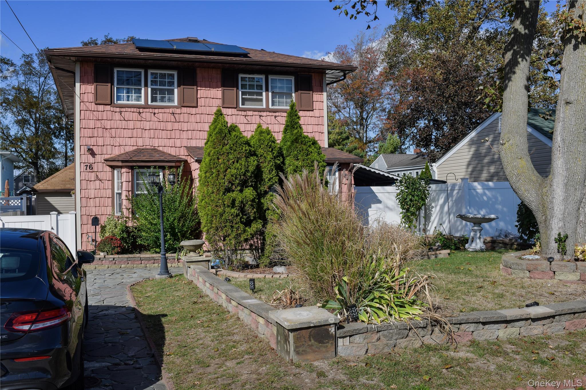 76 Hollywood Avenue