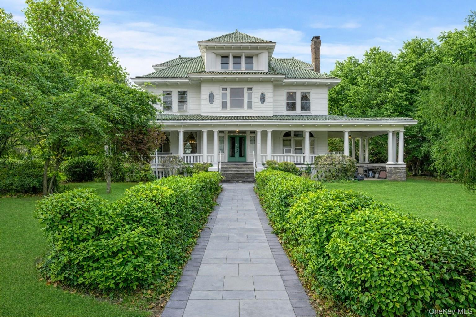 121 Jamesport Avenue