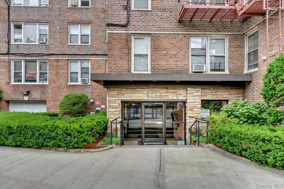4265 Webster Ave.