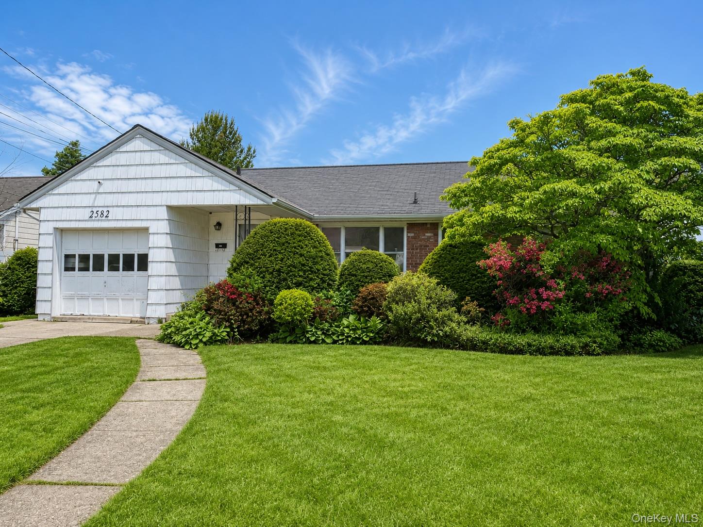 2582 Oceanside Road