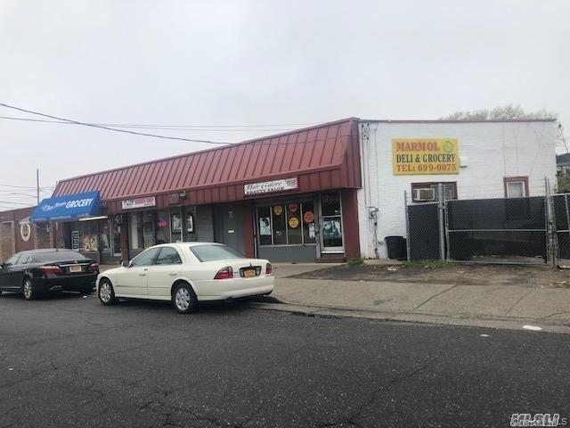 105 Westbury Boulevard
