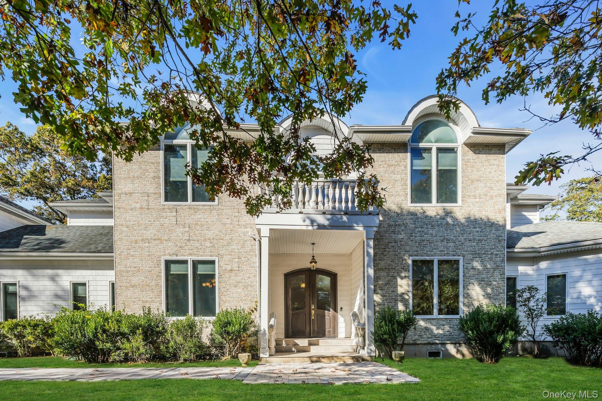 10 Bay Woods Drive