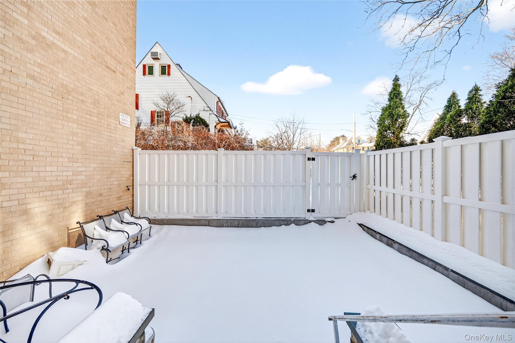 12 Old Mamaroneck Road