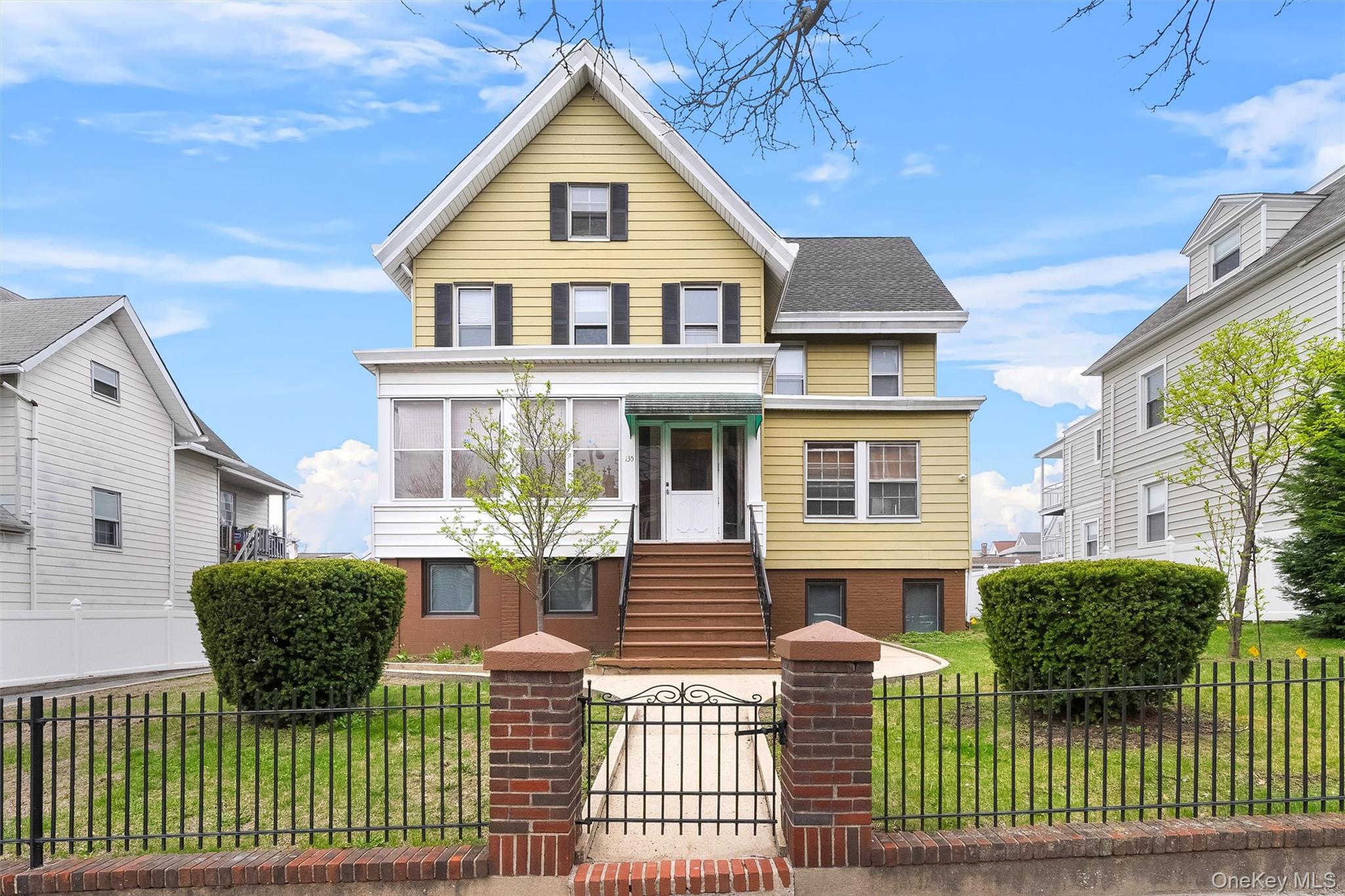 135 Beekman Avenue