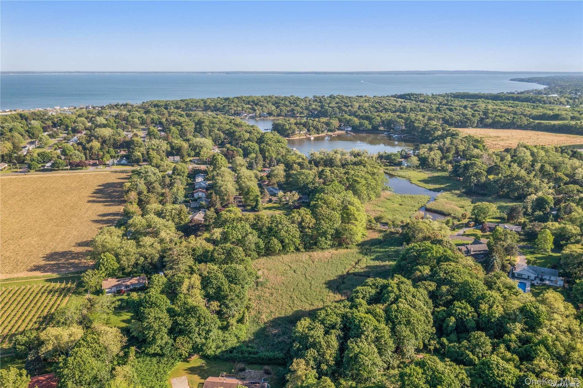 955 Blossom Bend