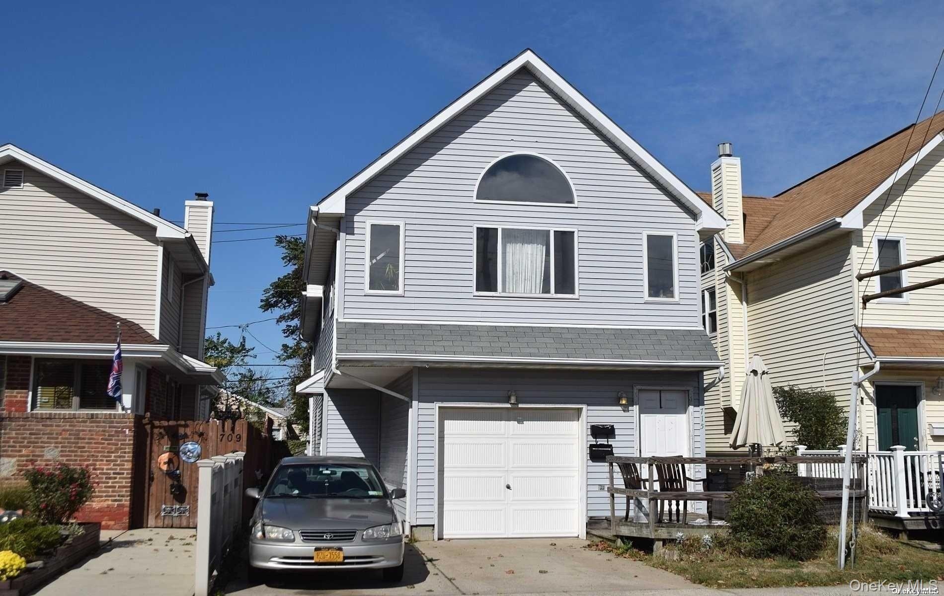 715 Walnut Street