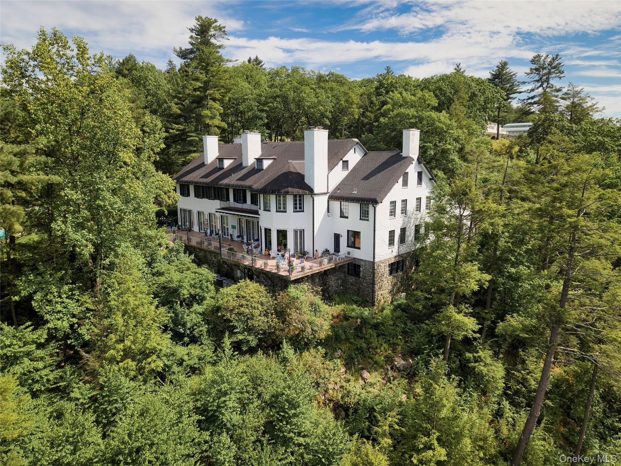 225 Lake Road