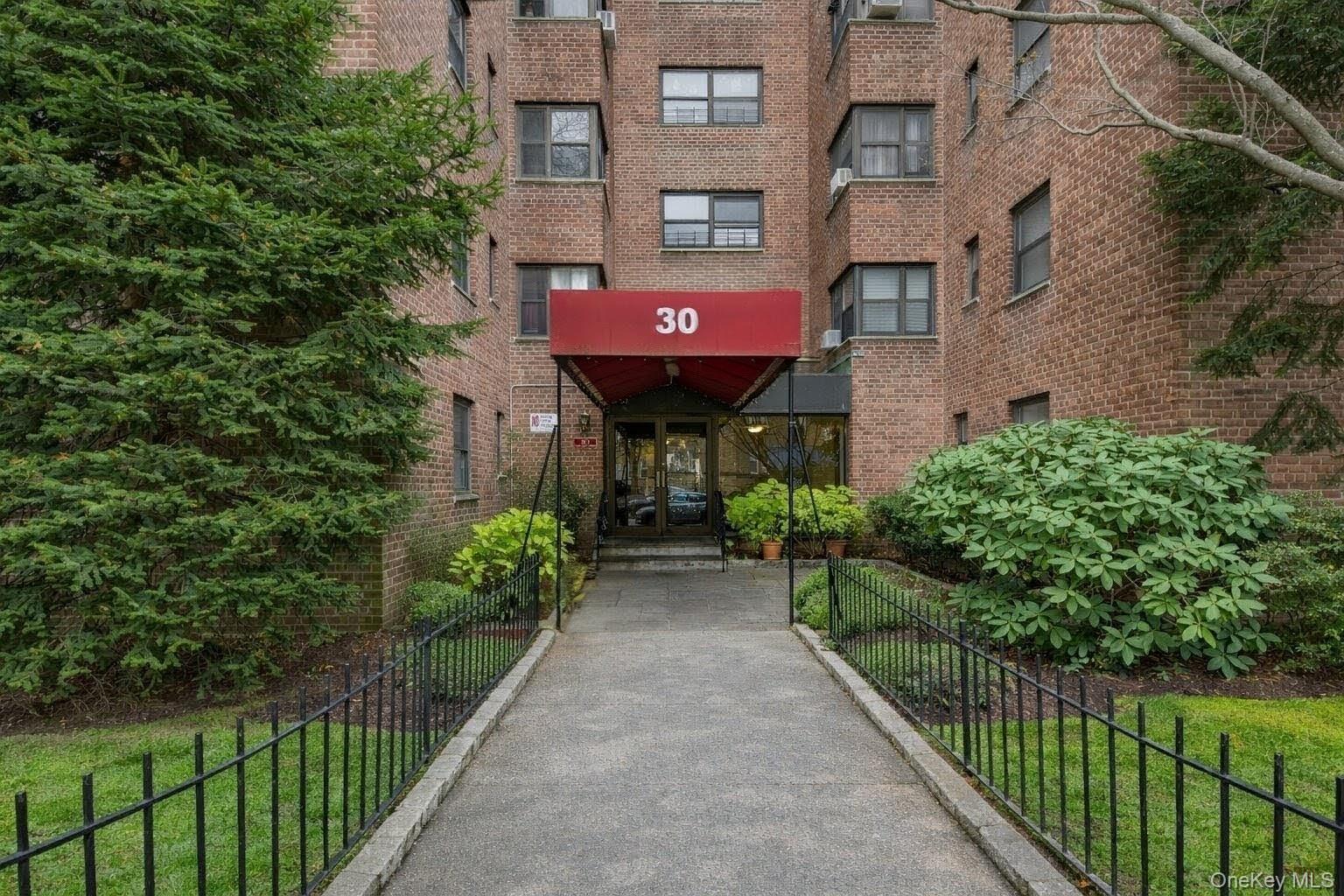 30 Fleetwood Avenue