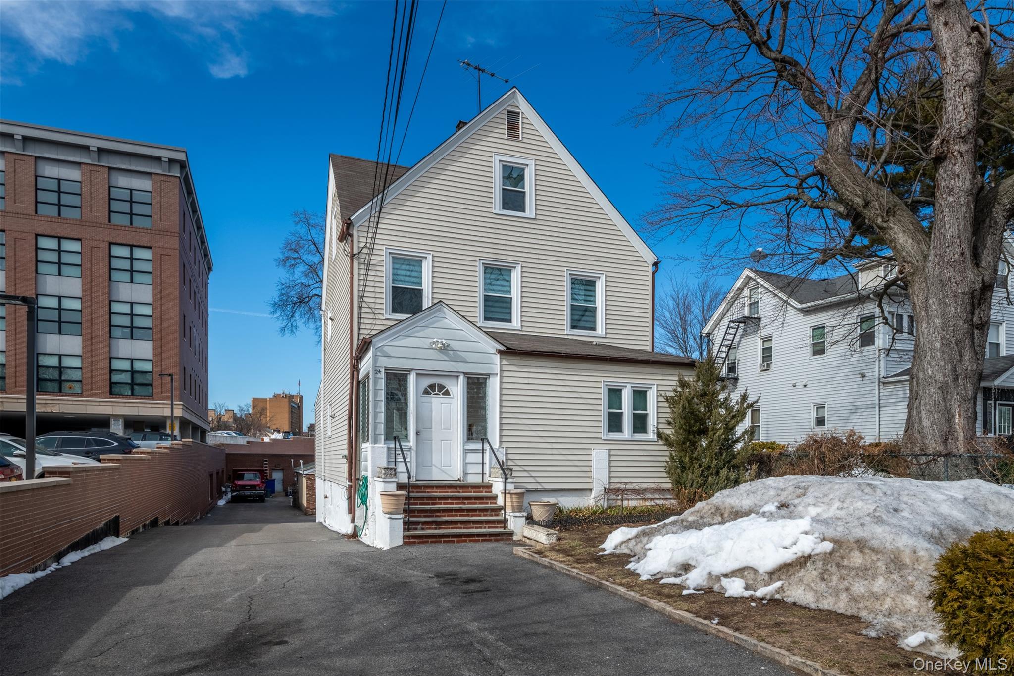 24 5th Avenue