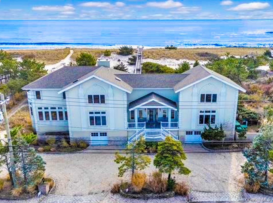 605 Dune Road