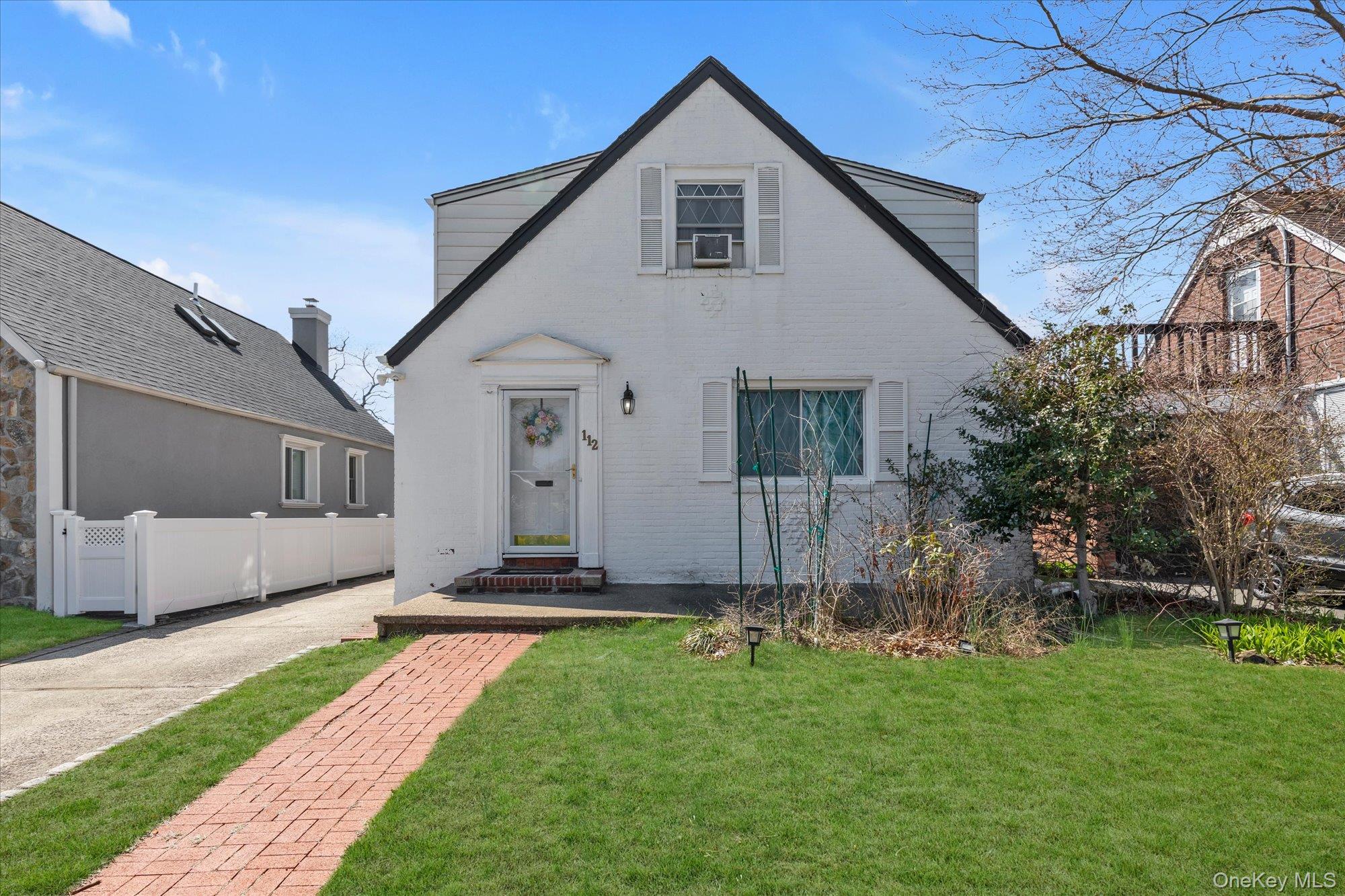 112 Ann Street