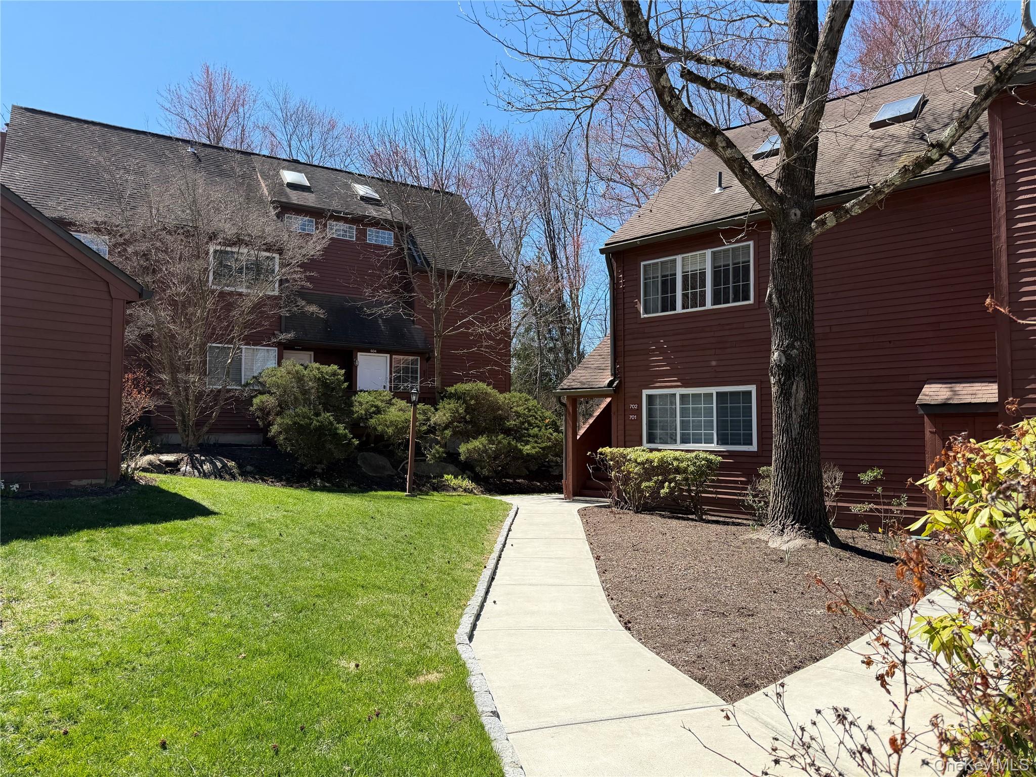 702 Autumn Lane