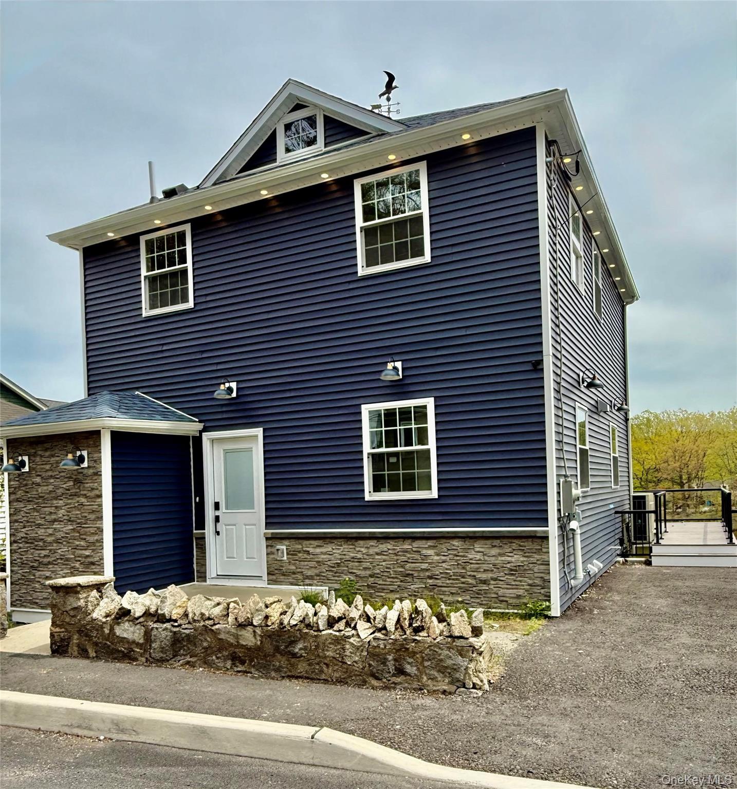 52 Roe Avenue