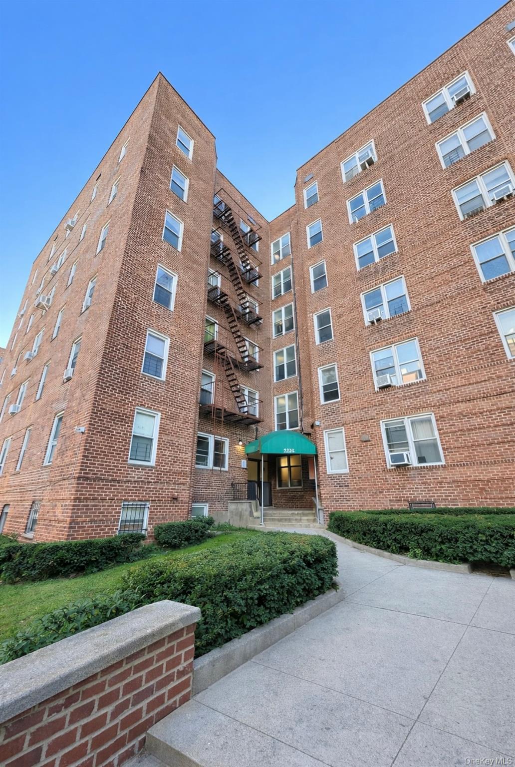 2255 Cruger Ave.