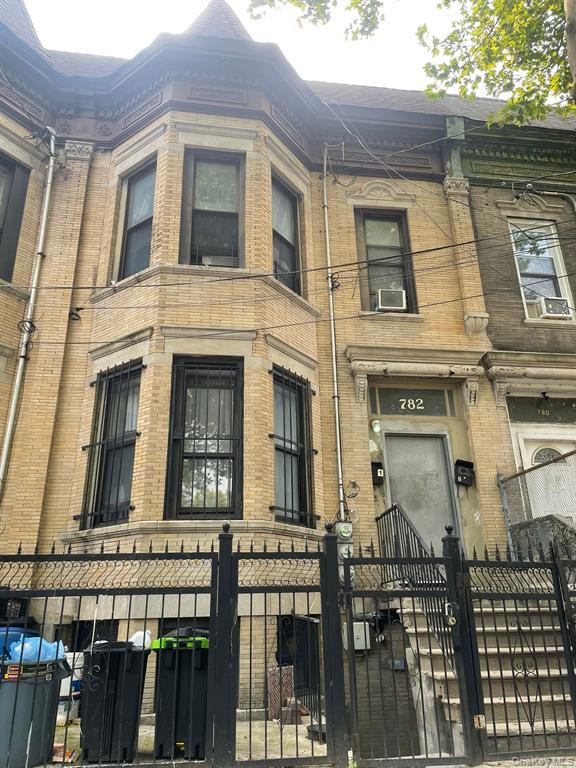 782 Cauldwell Avenue