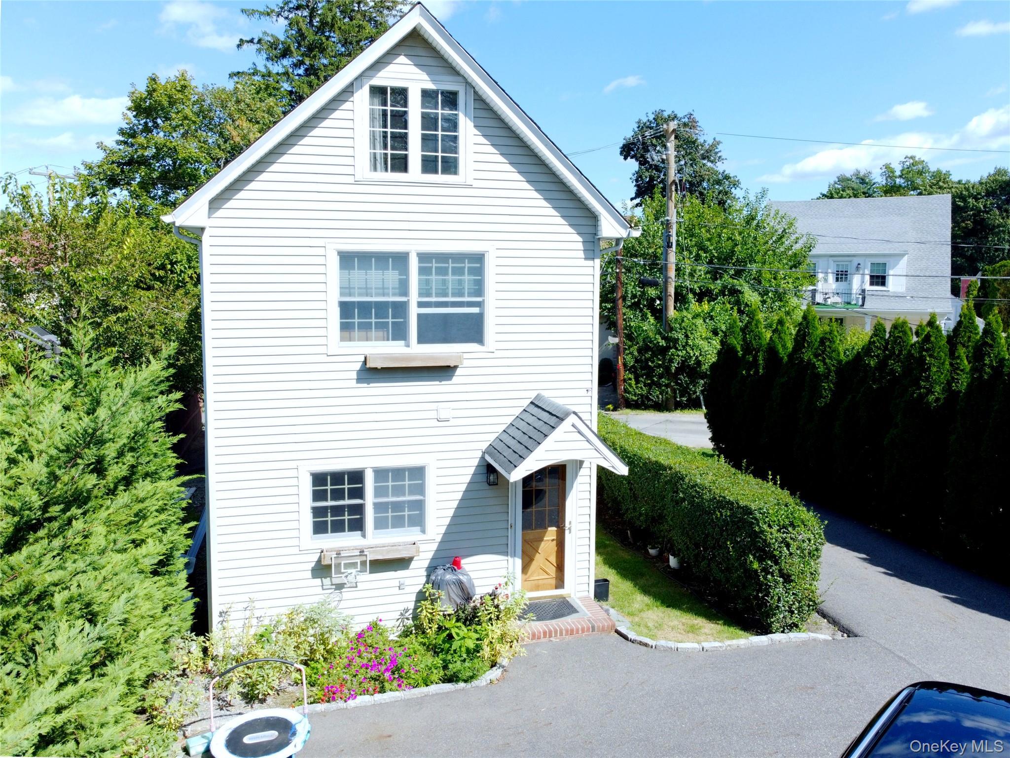 6 Morris Lane