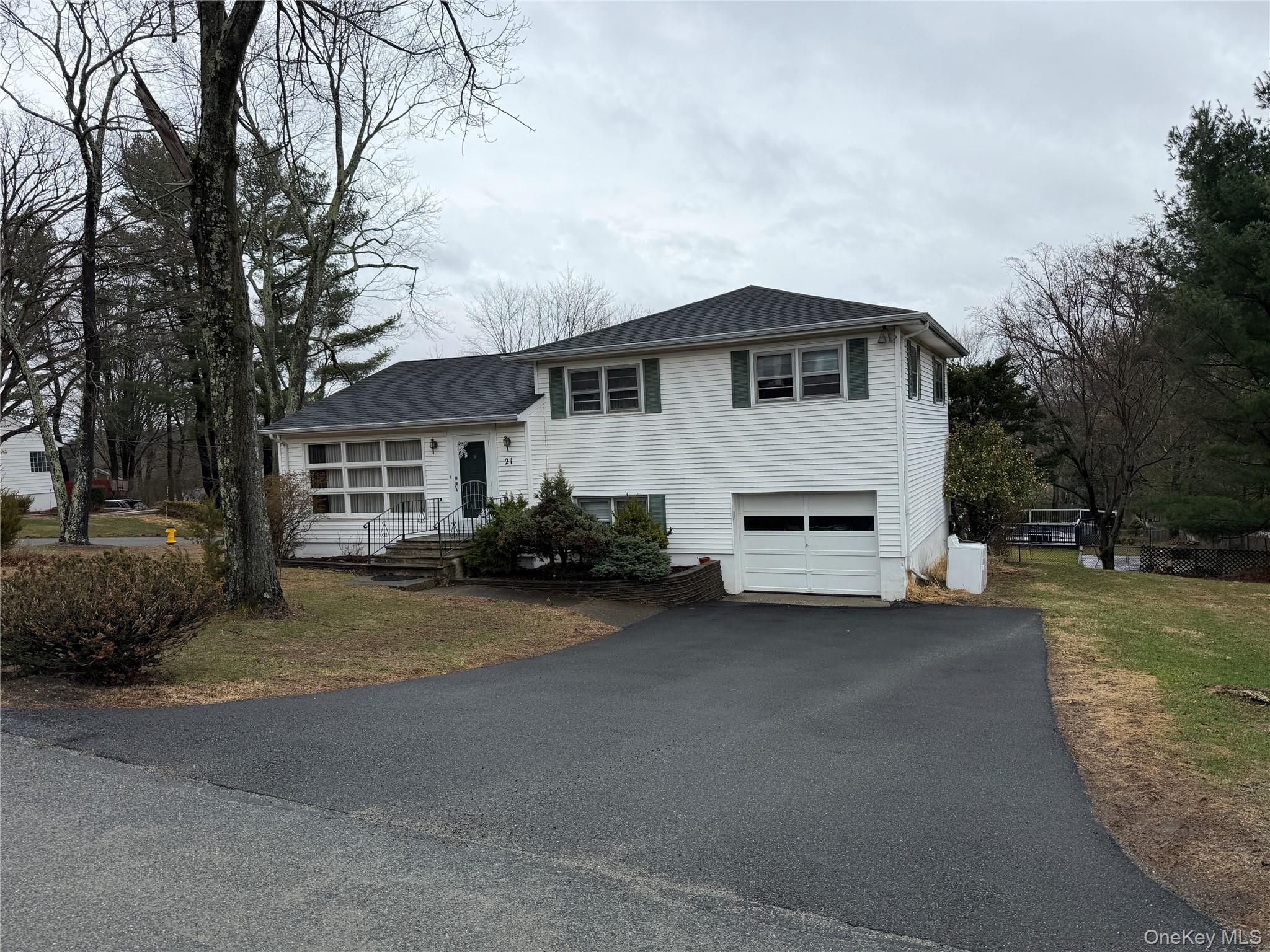 21 Crescent Place