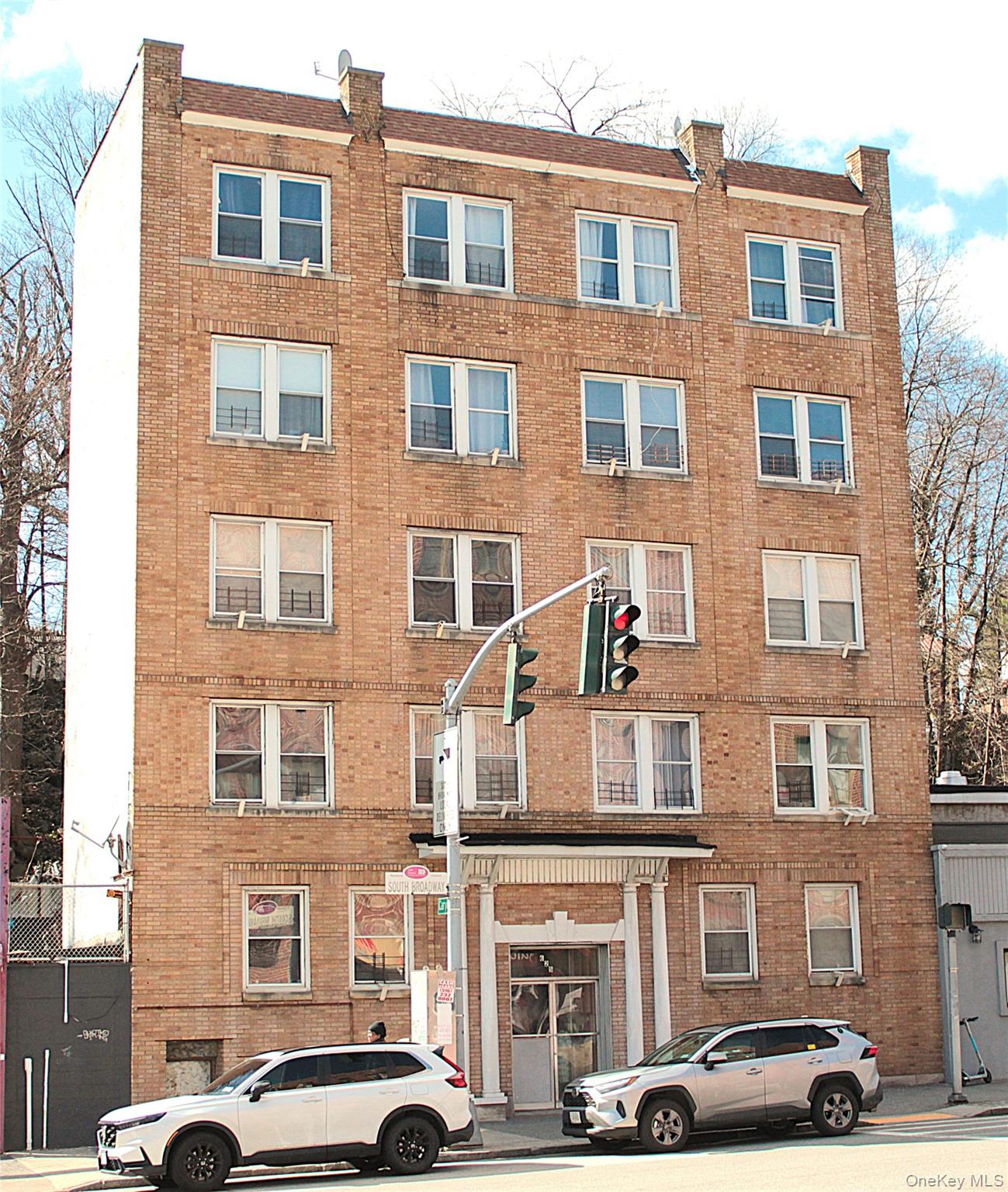 625 Broadway