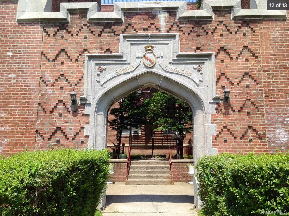 37 Summit Avenue