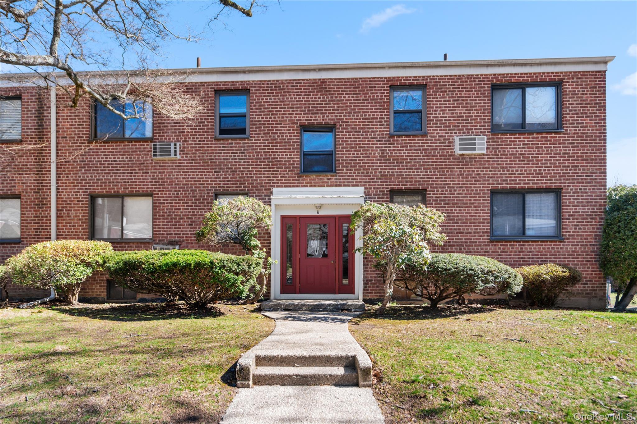 8 Lawrence Drive