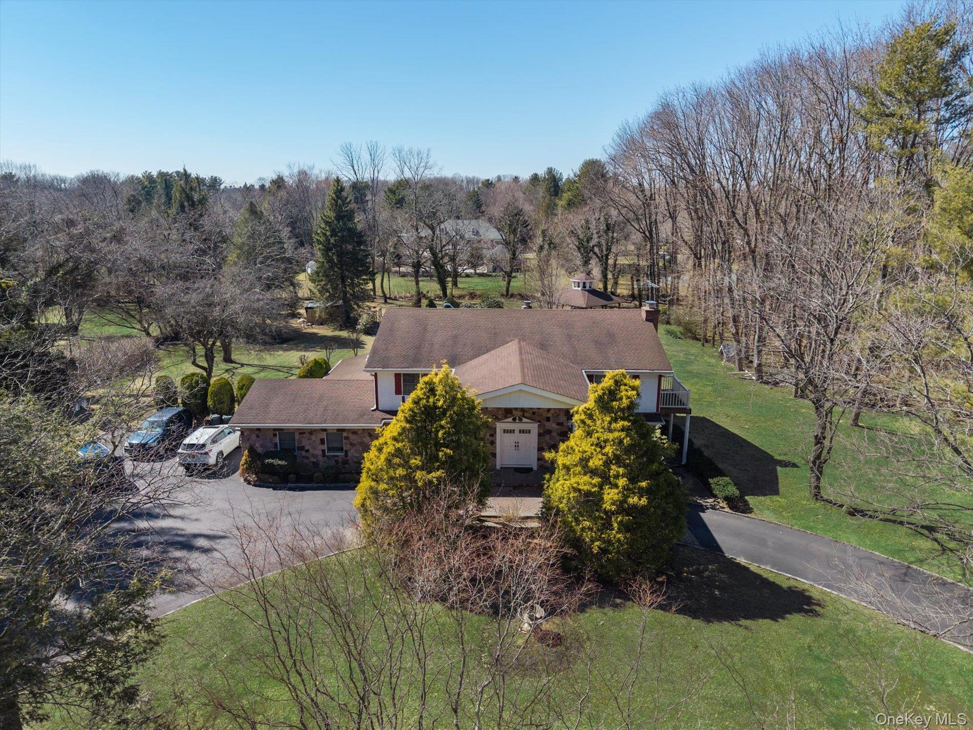 5 Plaka Court