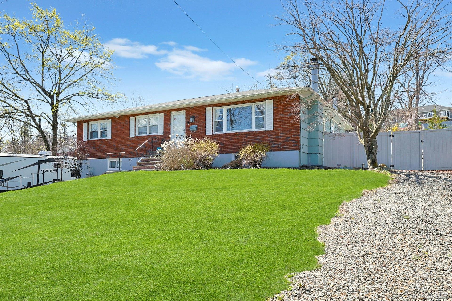 3 Green Hill Court