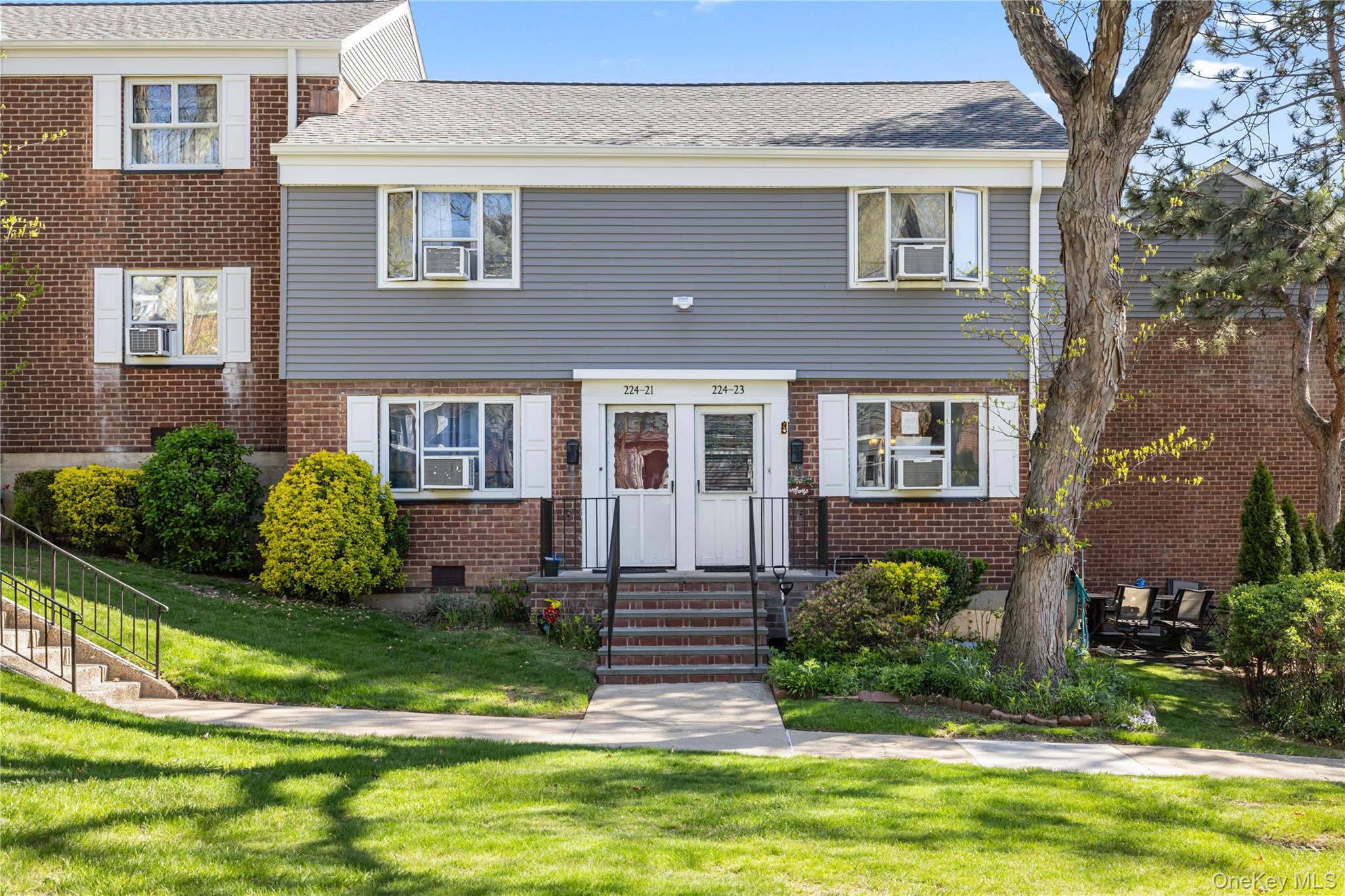224-23 Manor Road