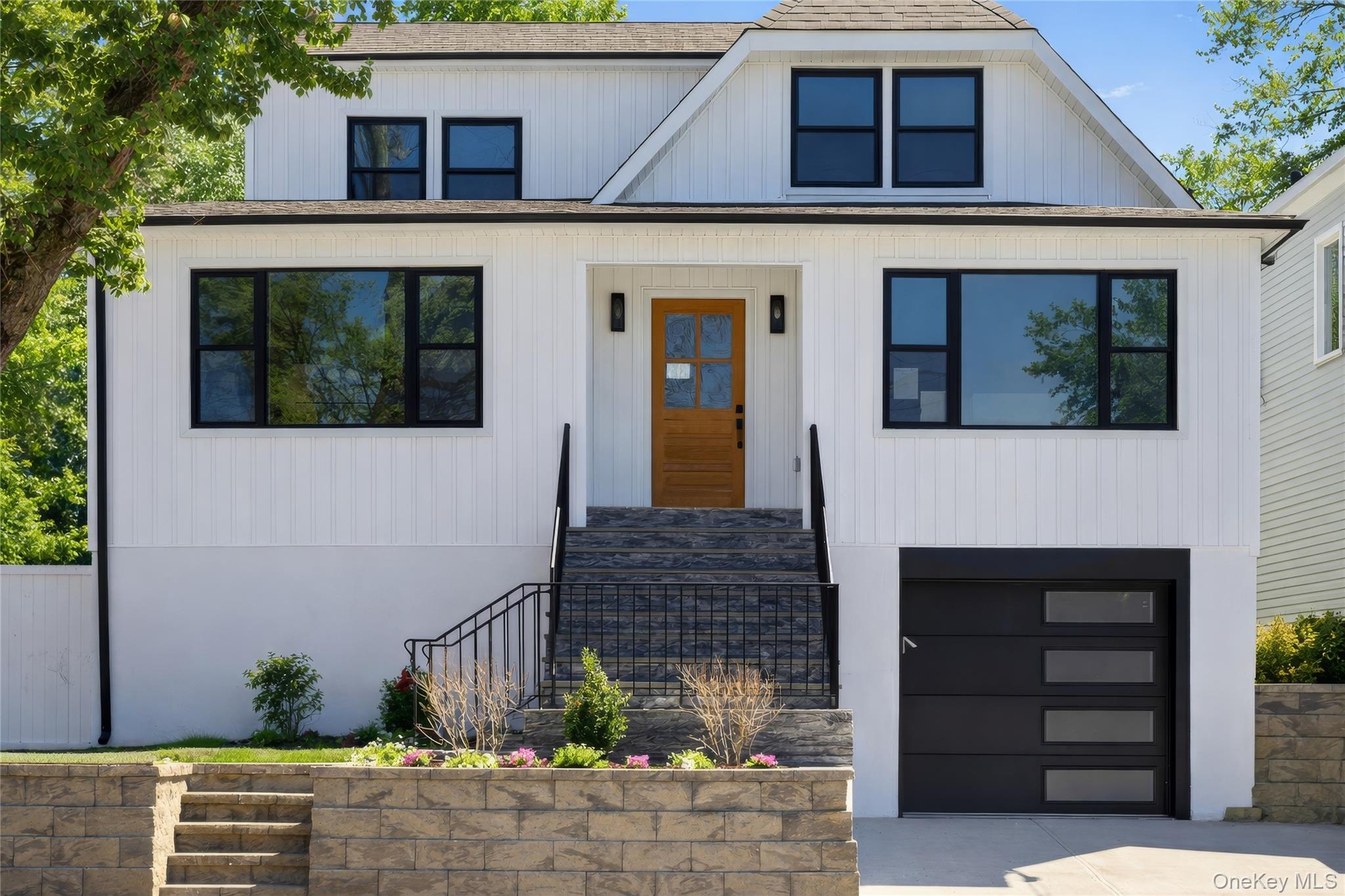 8 Hunt Avenue