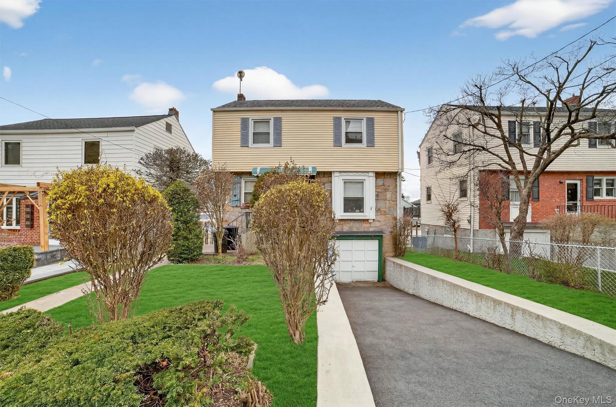 65 Hillview Avenue