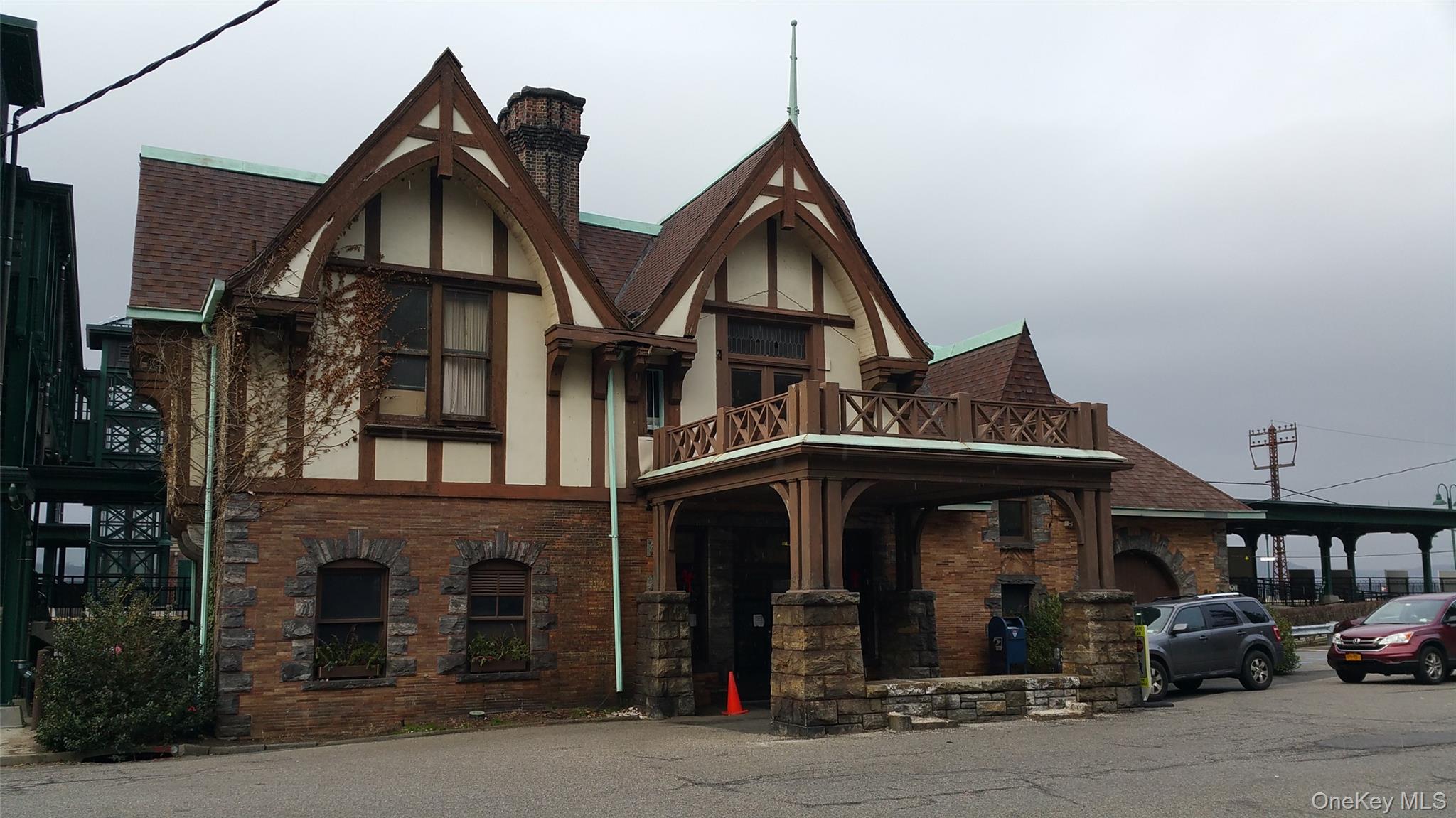 110 Ardsley Avenue