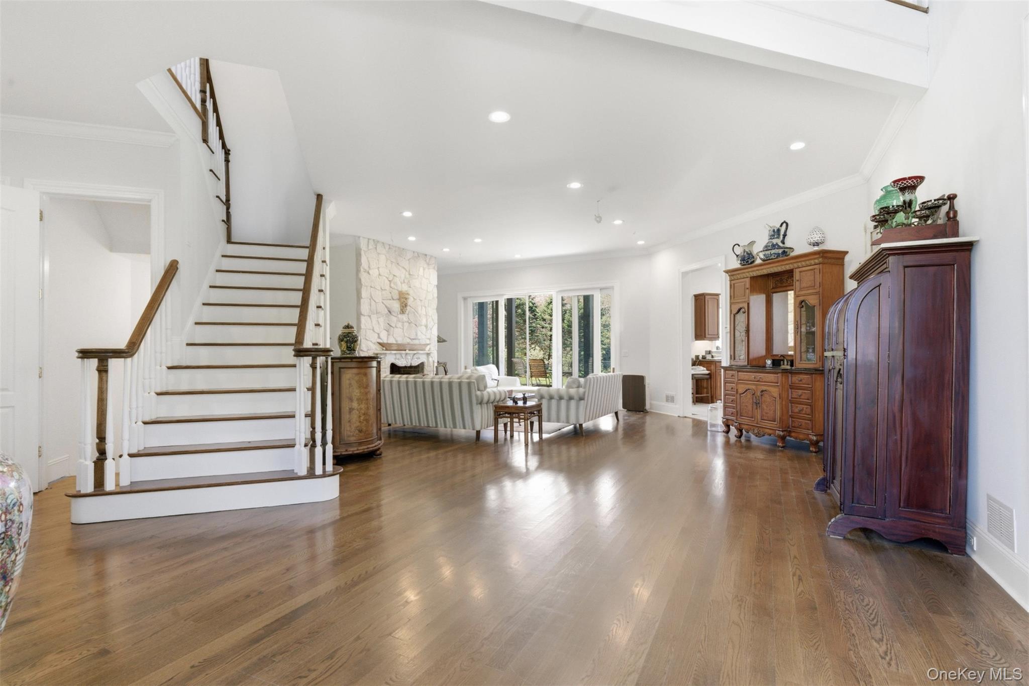 9 Locust Woods Drive