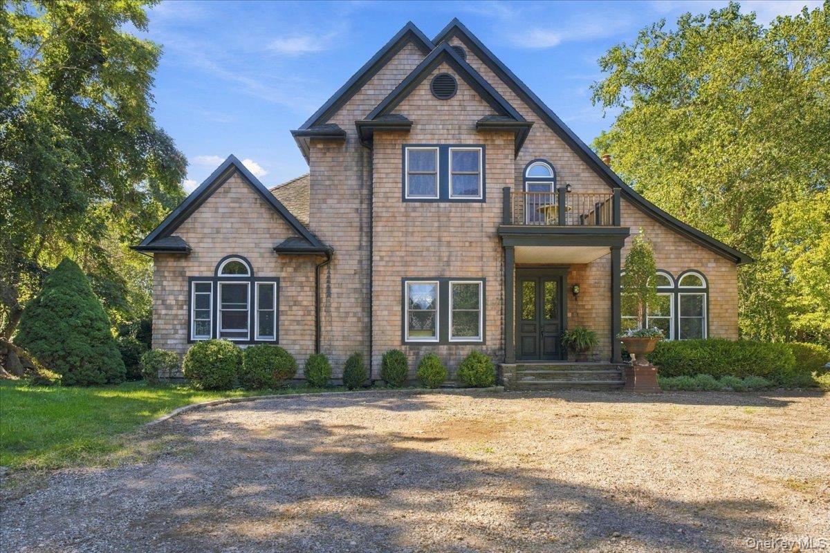 9 Locust Woods Drive