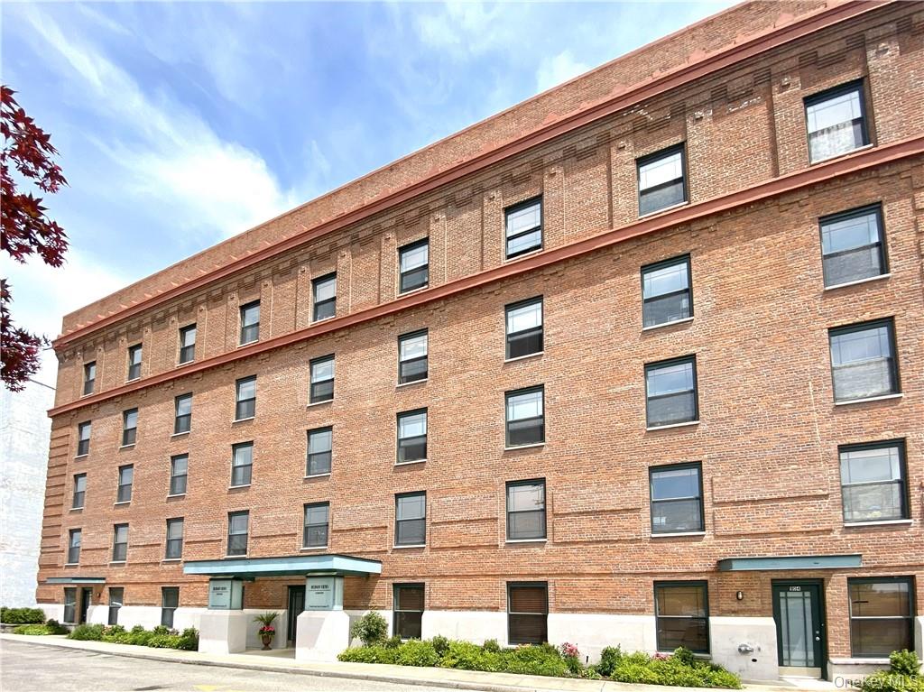 1 Astor Street