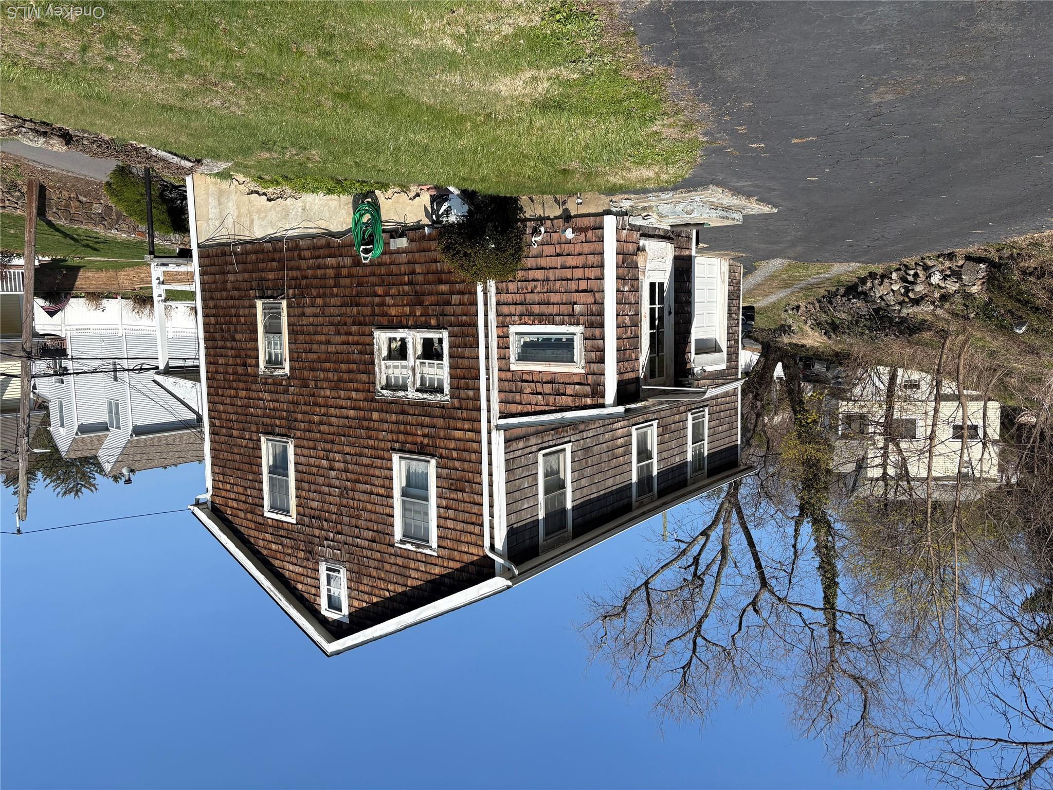 77 Cleveland Street