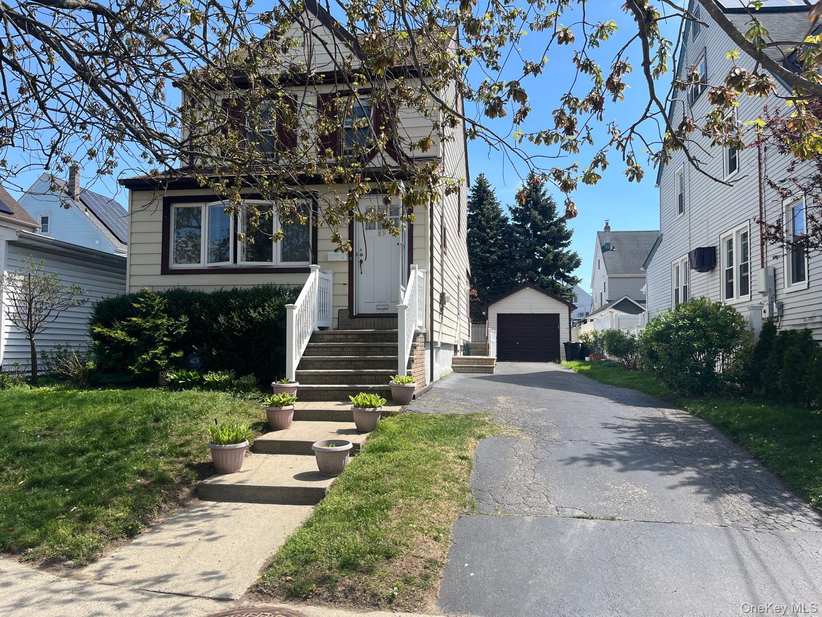 89 Carstairs Road