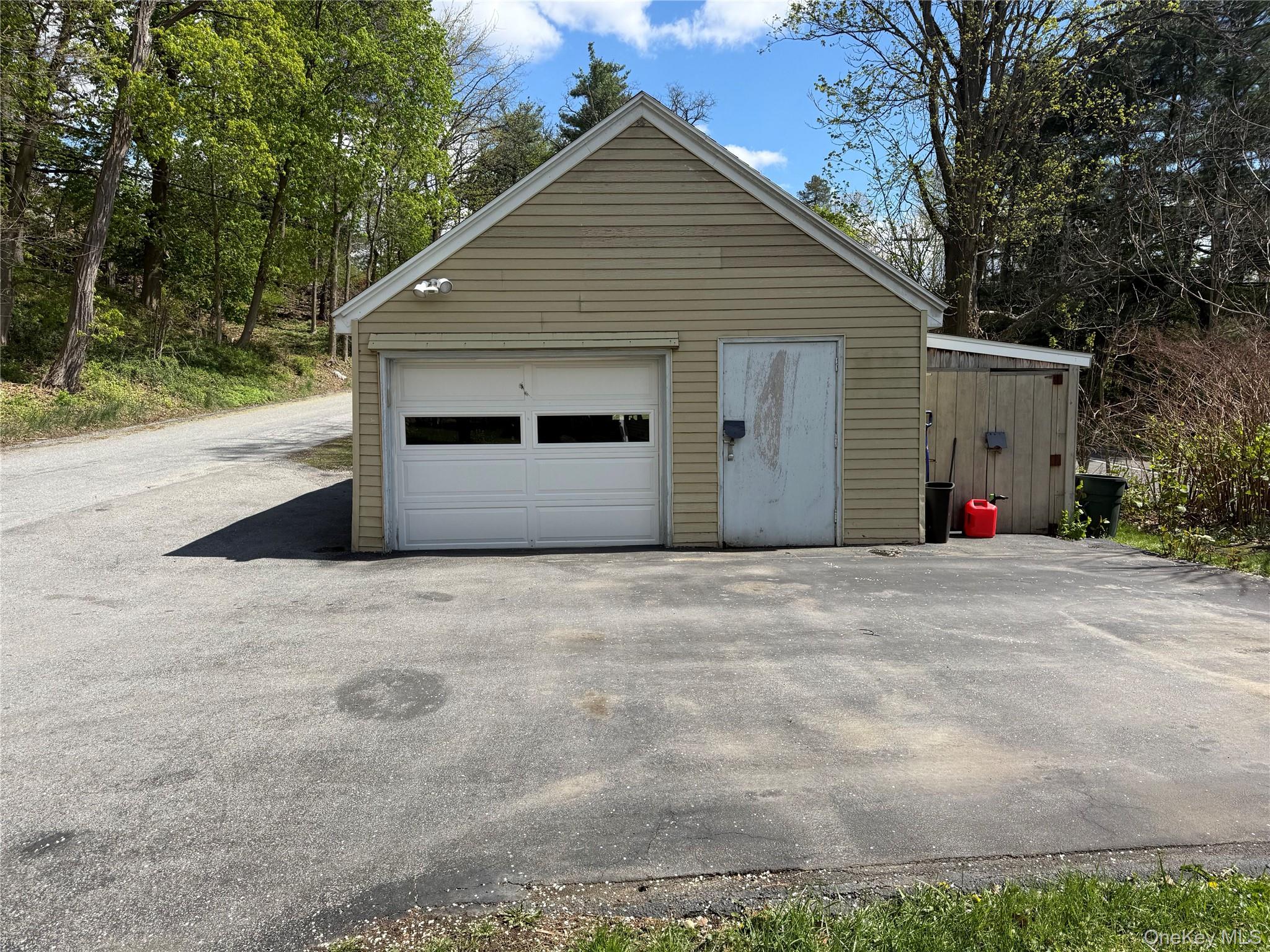 Garage