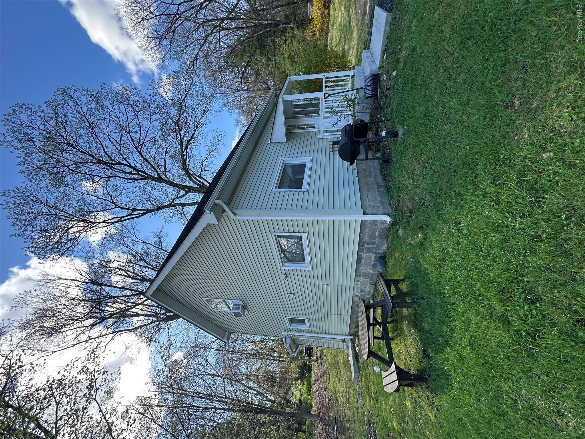 11 Upper Hillman Road